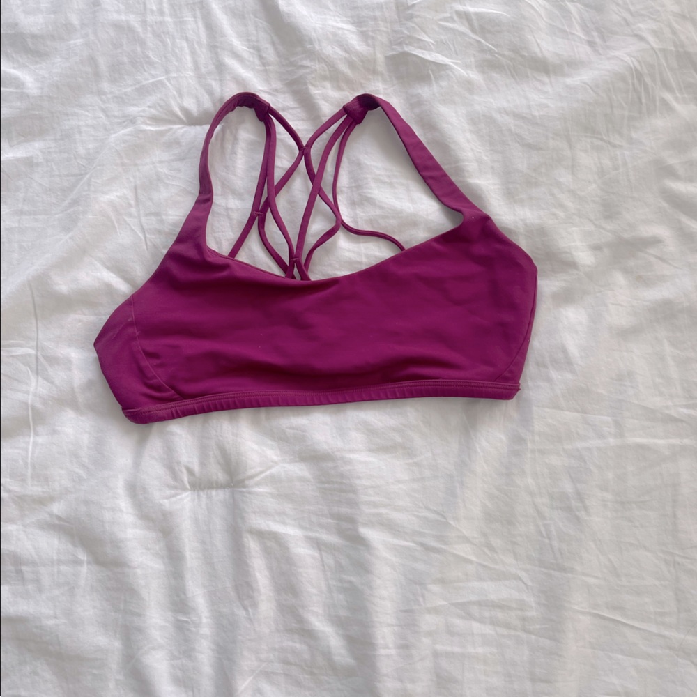 LULULEMON Free to Be Bra in Magenta - SIZE 6